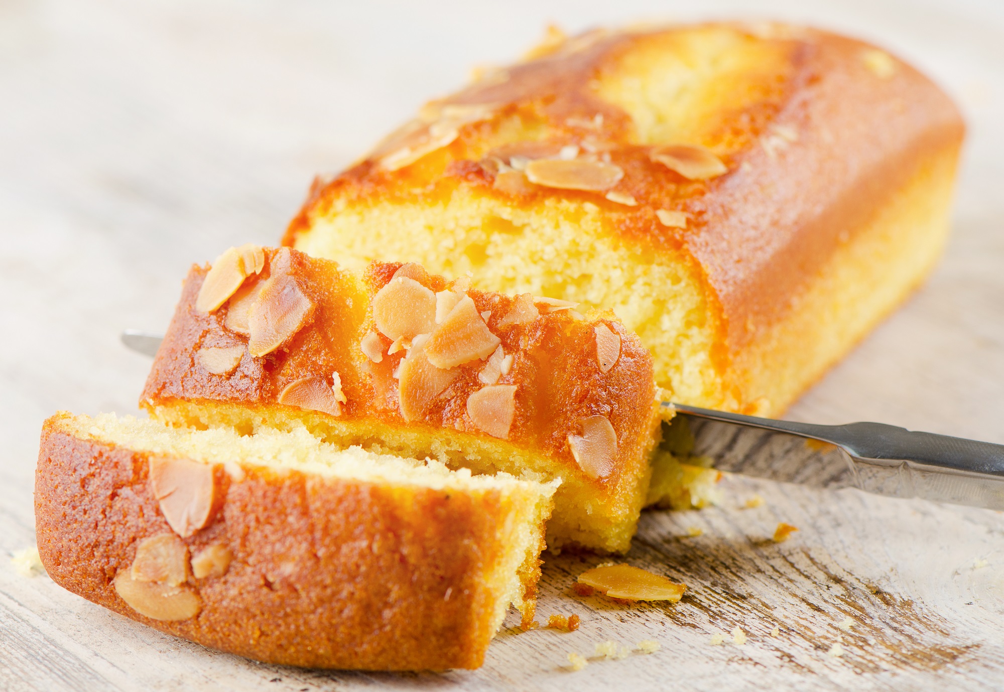 Cake A La Vanille Et Aux Amandes Facile My Little Chef